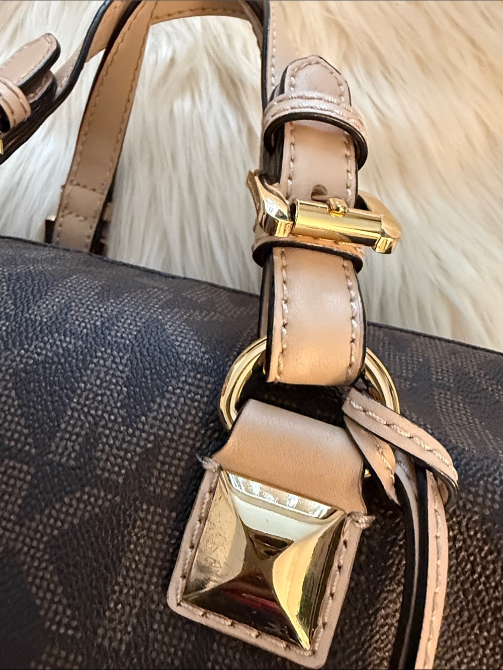 Michael Kors Grayson Speedy - Picture 10 of 14